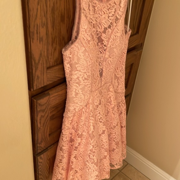 Xscape Lace Dress Size 4 Petite. EUC - Picture 3 of 8